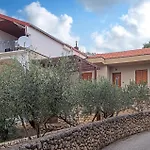 2 Bedroom Beautiful In Modric *