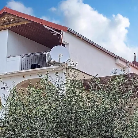 2 Bedroom Beautiful In Modric بيت للعطل *